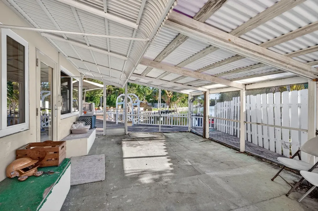1570 NE 30th Place Oakland Park FL 33334
