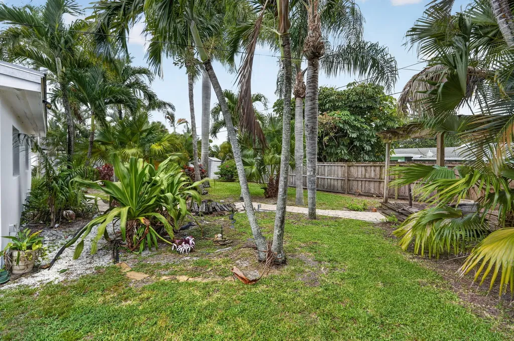 9971 Dogwood Avenue Palm Beach Gardens FL 33410