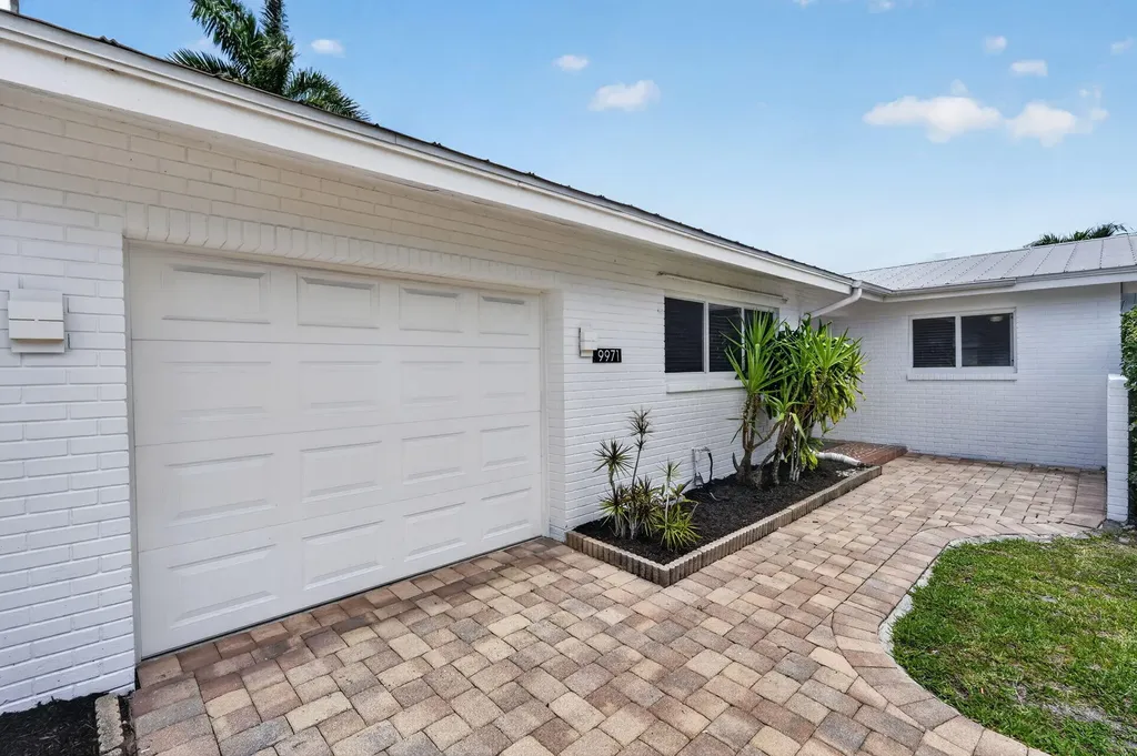 9971 Dogwood Avenue Palm Beach Gardens FL 33410