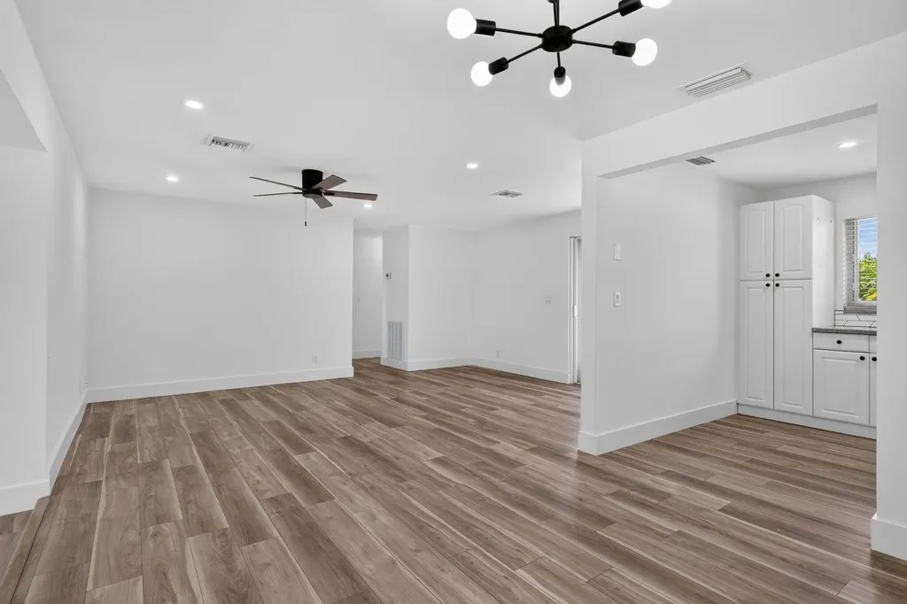 9971 Dogwood Avenue Palm Beach Gardens FL 33410