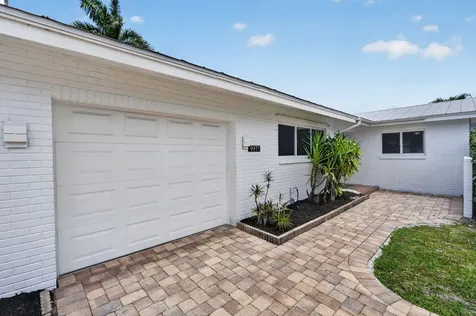 9971 Dogwood Avenue Palm Beach Gardens FL 33410