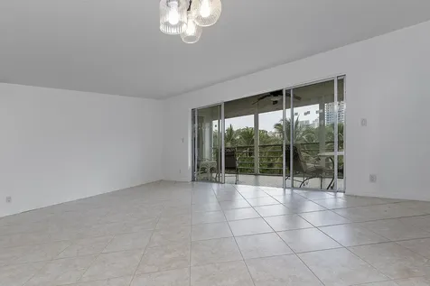 300 NE 14th Avenue Hallandale FL 33009