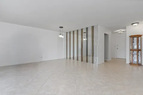 300 NE 14th Avenue Hallandale FL 33009