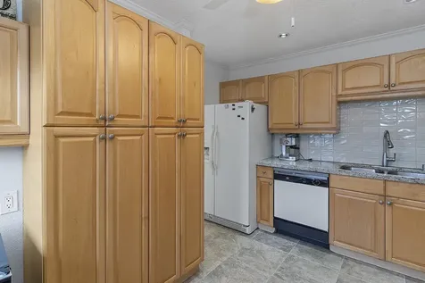 300 NE 14th Avenue Hallandale FL 33009