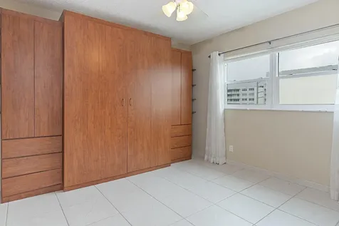 300 NE 14th Avenue Hallandale FL 33009