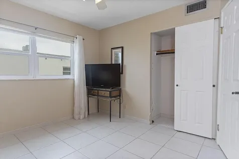 300 NE 14th Avenue Hallandale FL 33009