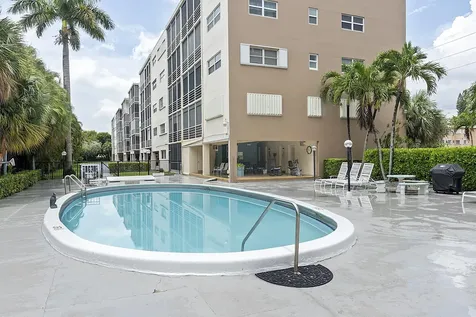 300 NE 14th Avenue Hallandale FL 33009