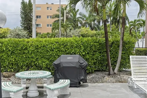 300 NE 14th Avenue Hallandale FL 33009