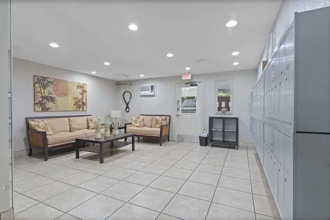 300 NE 14th Avenue Hallandale FL 33009