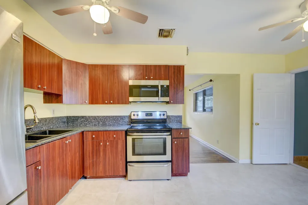 511 Minnesota Street Lantana FL 33462