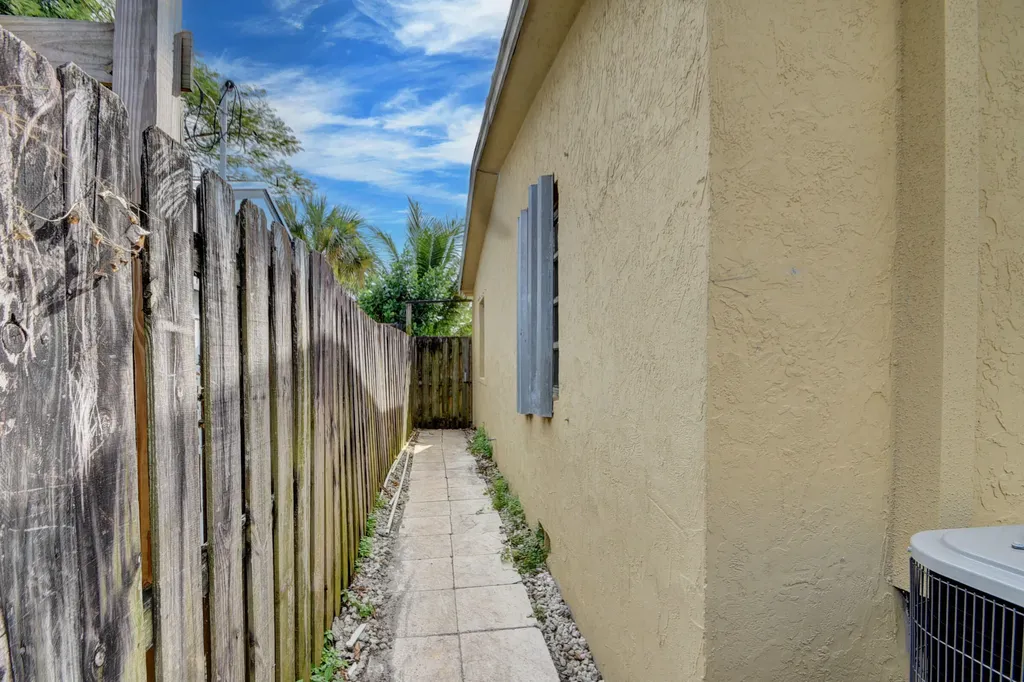 511 Minnesota Street Lantana FL 33462