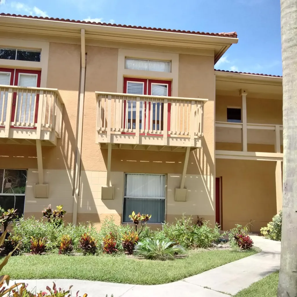 4759 Via Palm Lakes West Palm Beach FL 33417