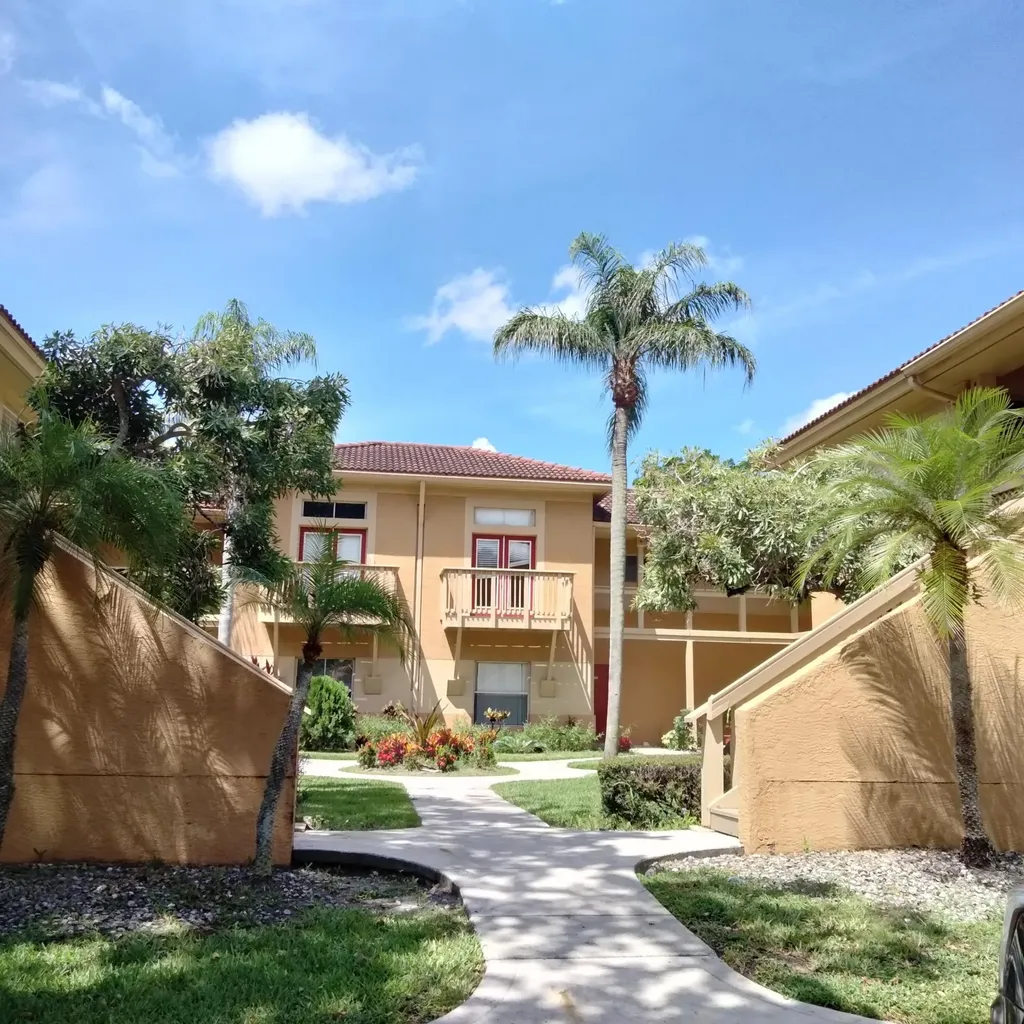4759 Via Palm Lakes West Palm Beach FL 33417