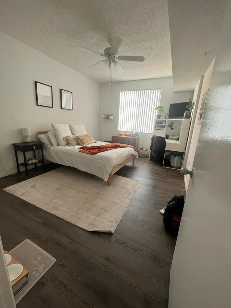 6976 SW 39th Street Davie FL 33314