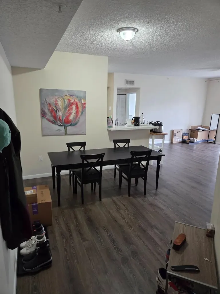 6976 SW 39th Street Davie FL 33314