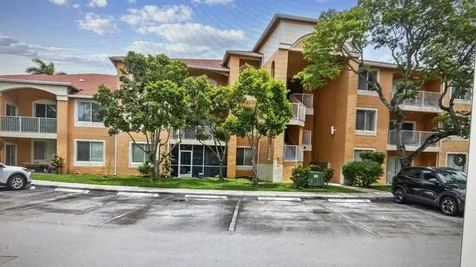 6976 SW 39th Street Davie FL 33314