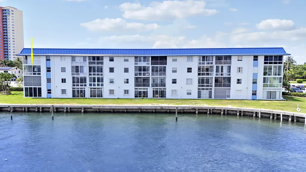 410 Wilma Circle Riviera Beach FL 33404