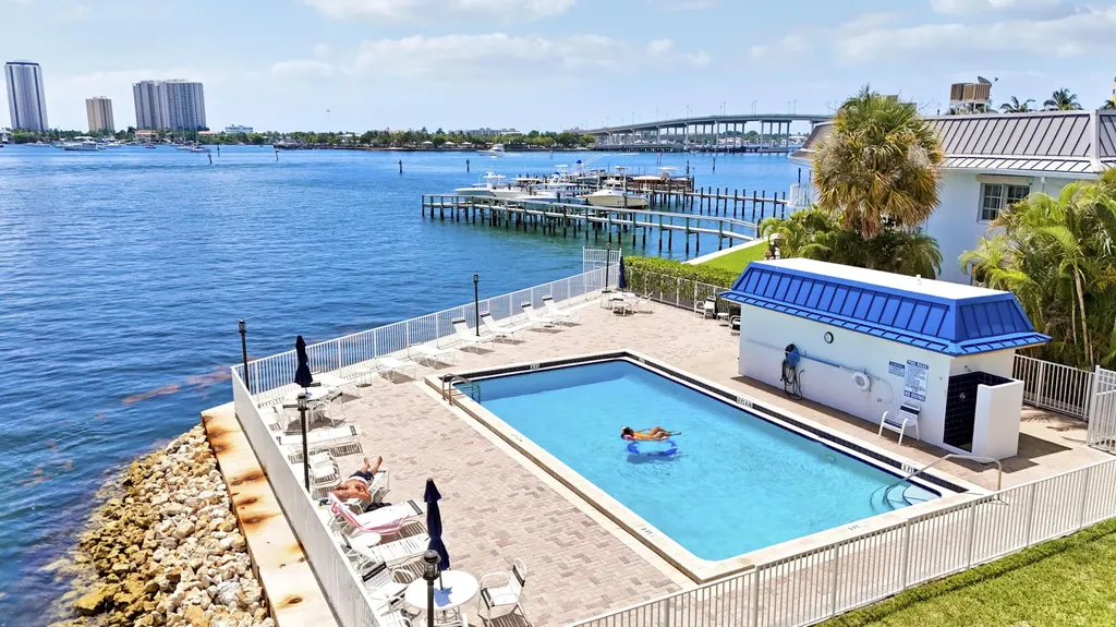 410 Wilma Circle Riviera Beach FL 33404