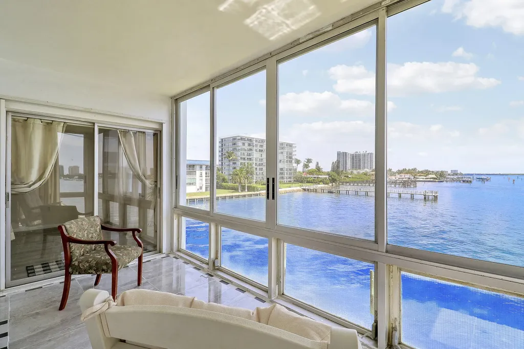 410 Wilma Circle Riviera Beach FL 33404