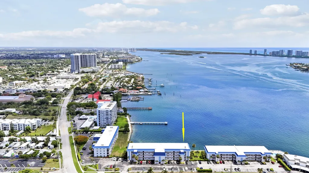410 Wilma Circle Riviera Beach FL 33404