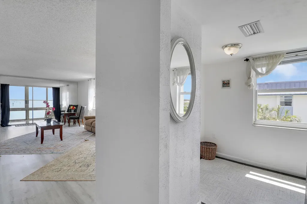 410 Wilma Circle Riviera Beach FL 33404