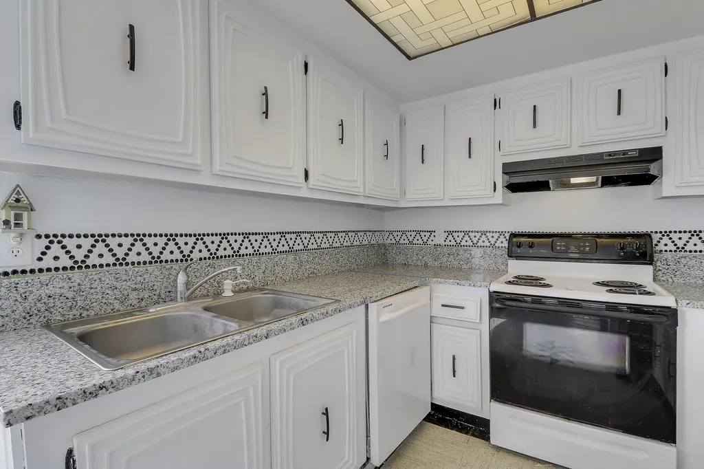 410 Wilma Circle Riviera Beach FL 33404