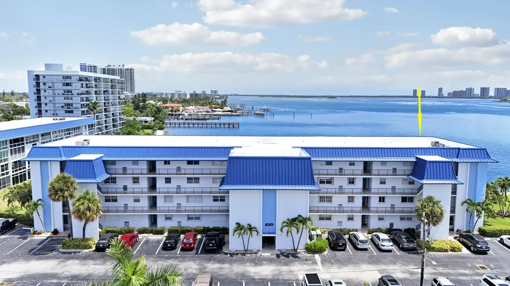 410 Wilma Circle Riviera Beach FL 33404