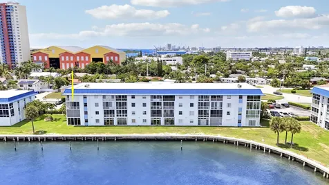 410 Wilma Circle Riviera Beach FL 33404