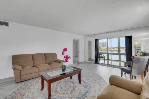 410 Wilma Circle Riviera Beach FL 33404
