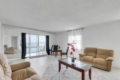 410 Wilma Circle Riviera Beach FL 33404