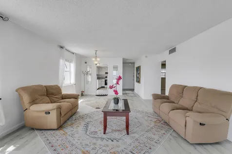 410 Wilma Circle Riviera Beach FL 33404