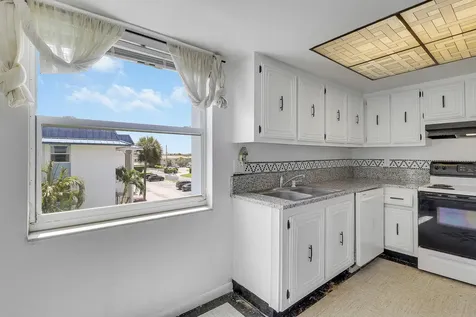 410 Wilma Circle Riviera Beach FL 33404