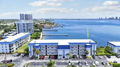 410 Wilma Circle Riviera Beach FL 33404