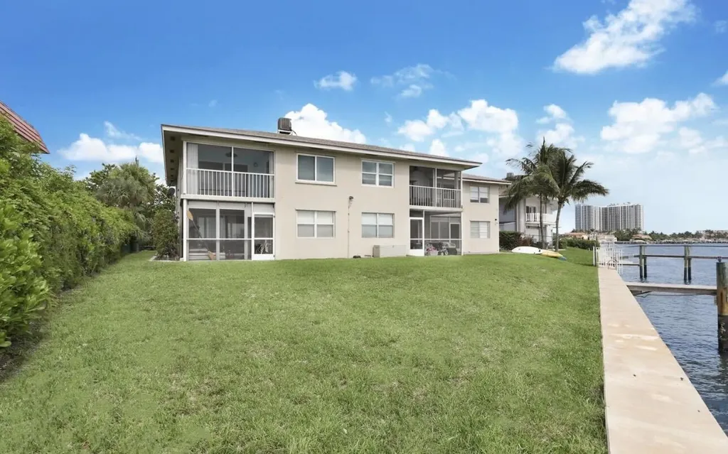370 Wilma Circle Riviera Beach FL 33404
