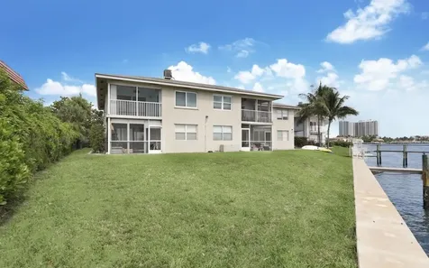 370 Wilma Circle Riviera Beach FL 33404