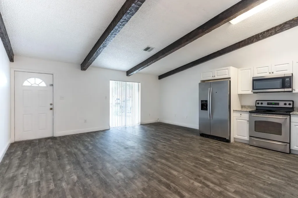 5847 S 37th Street Greenacres FL 33463