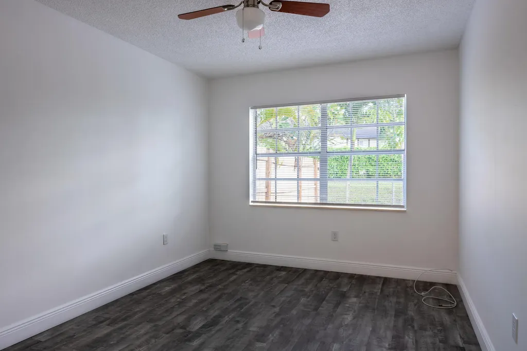 5847 S 37th Street Greenacres FL 33463