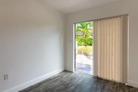 5847 S 37th Street Greenacres FL 33463