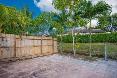 5847 S 37th Street Greenacres FL 33463