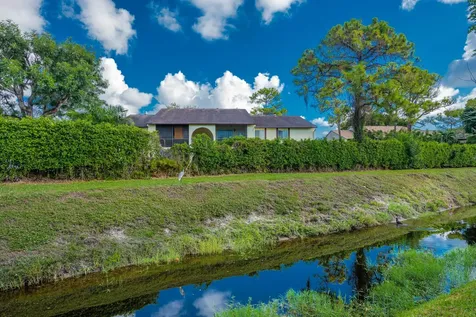 5847 S 37th Street Greenacres FL 33463