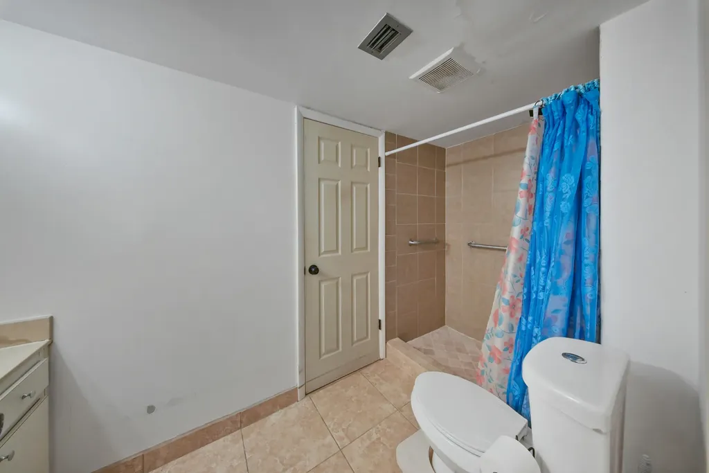 20860 San Simeon Way Miami FL 33179