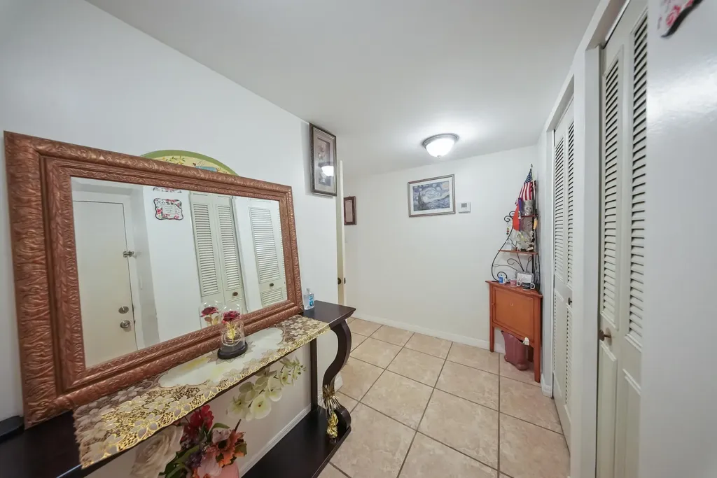 20860 San Simeon Way Miami FL 33179