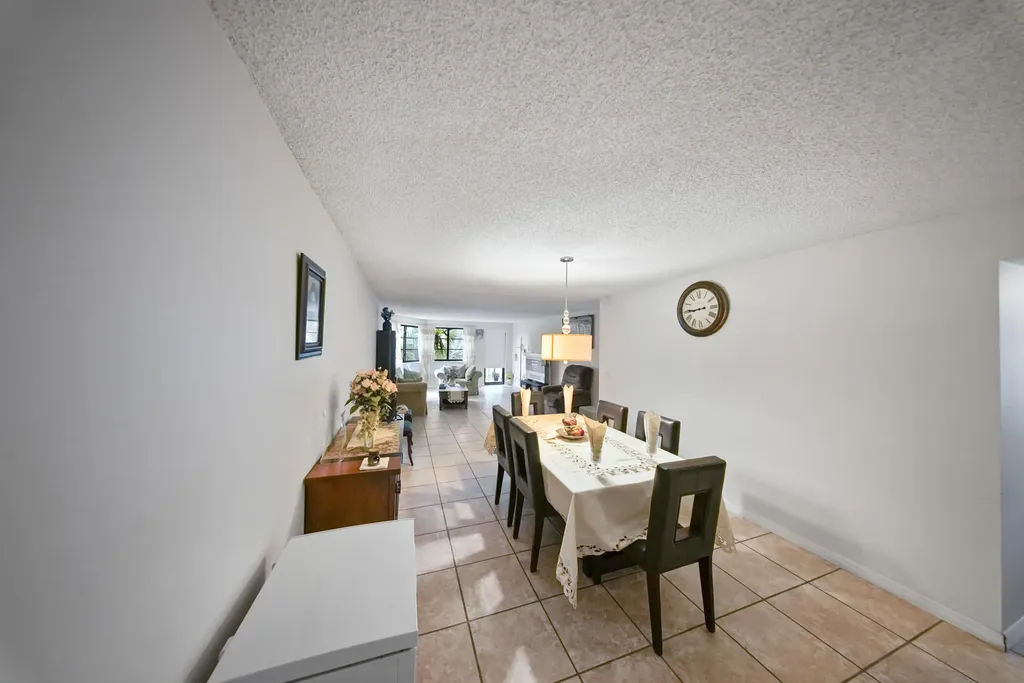 20860 San Simeon Way Miami FL 33179
