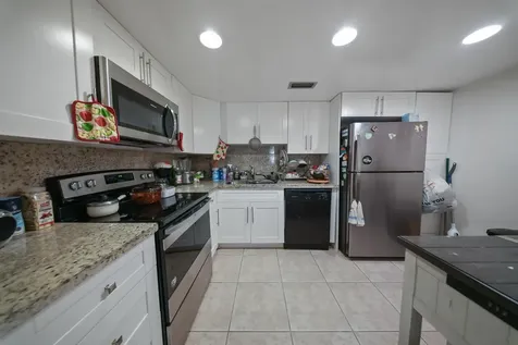 20860 San Simeon Way Miami FL 33179