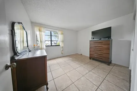 20860 San Simeon Way Miami FL 33179