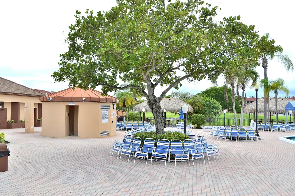 8841 Sunrise Lakes Boulevard Sunrise FL 33322