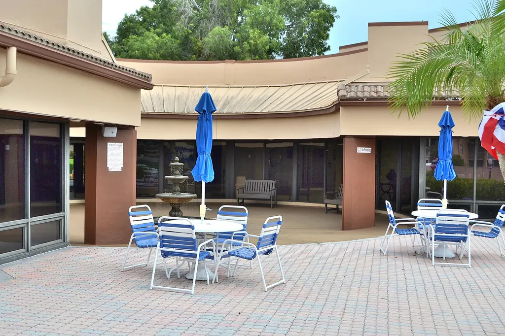 8841 Sunrise Lakes Boulevard Sunrise FL 33322