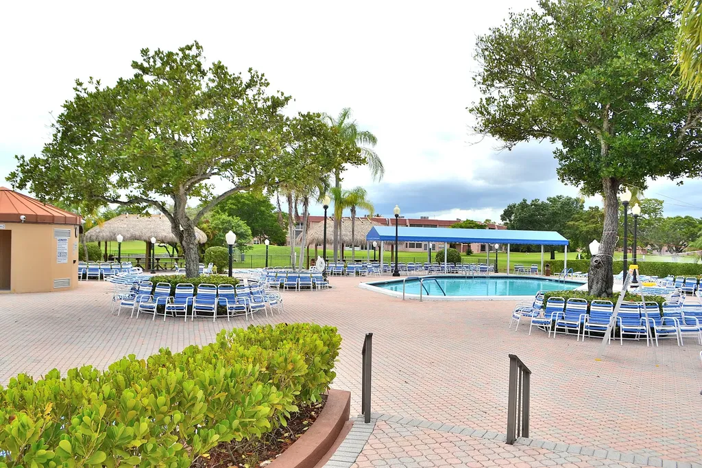 8841 Sunrise Lakes Boulevard Sunrise FL 33322