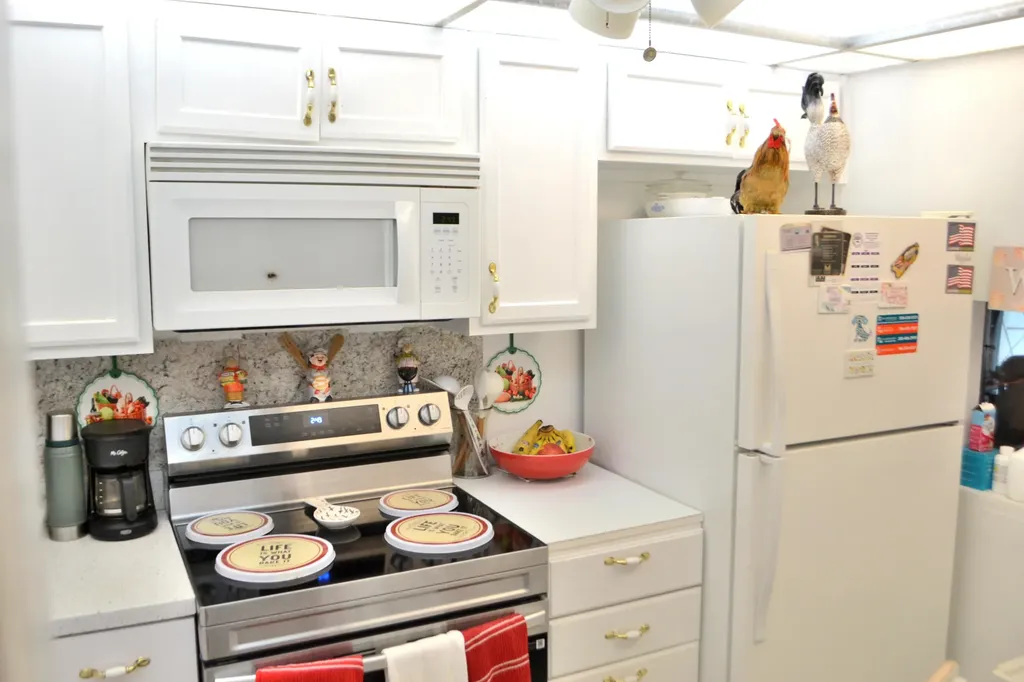 8841 Sunrise Lakes Boulevard Sunrise FL 33322