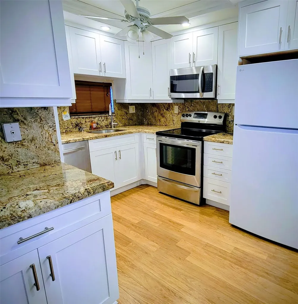 9411 N Hollybrook Lake Drive Pembroke Pines FL 33025